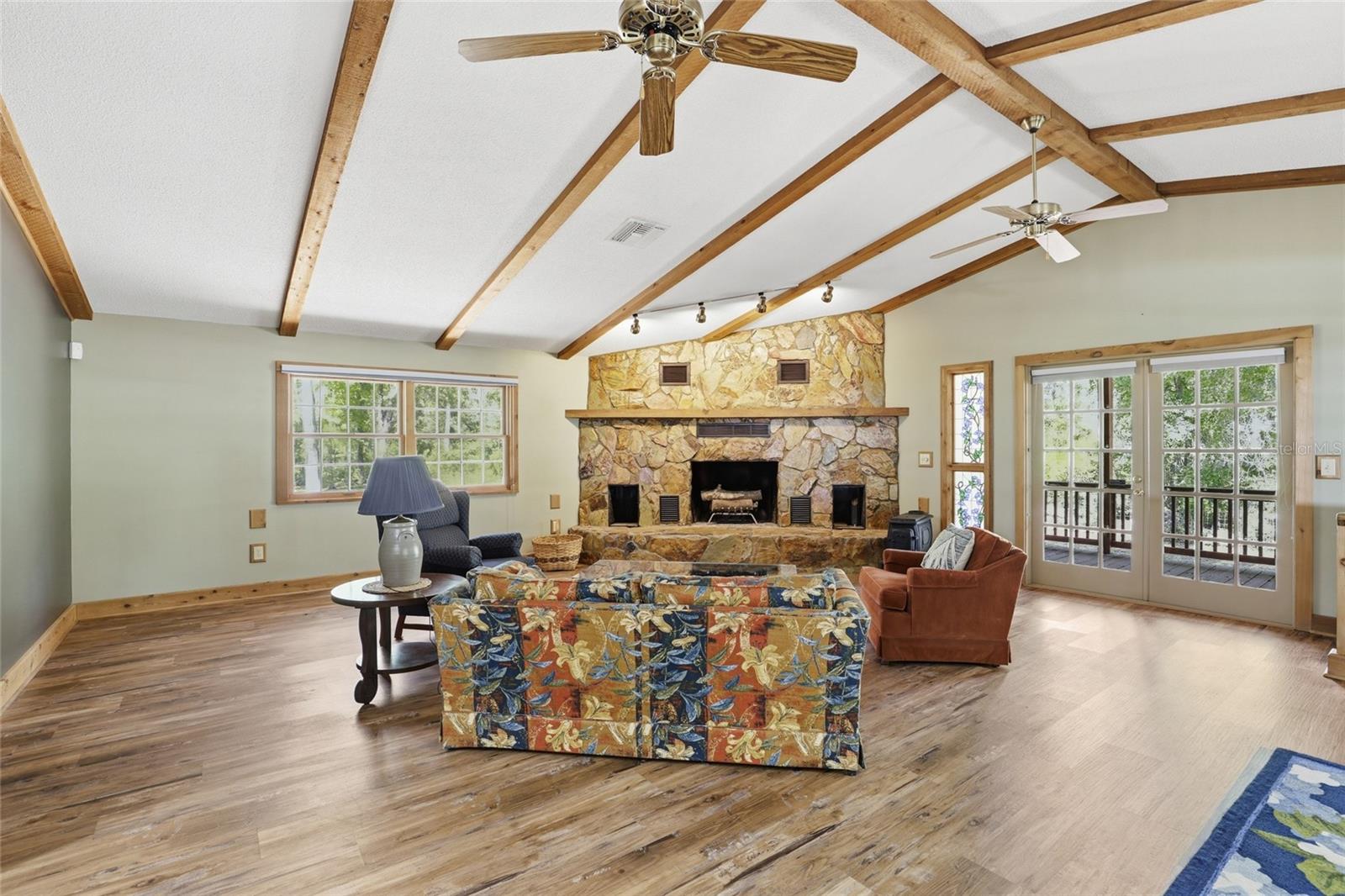 818 783, Old Town, FL 32680