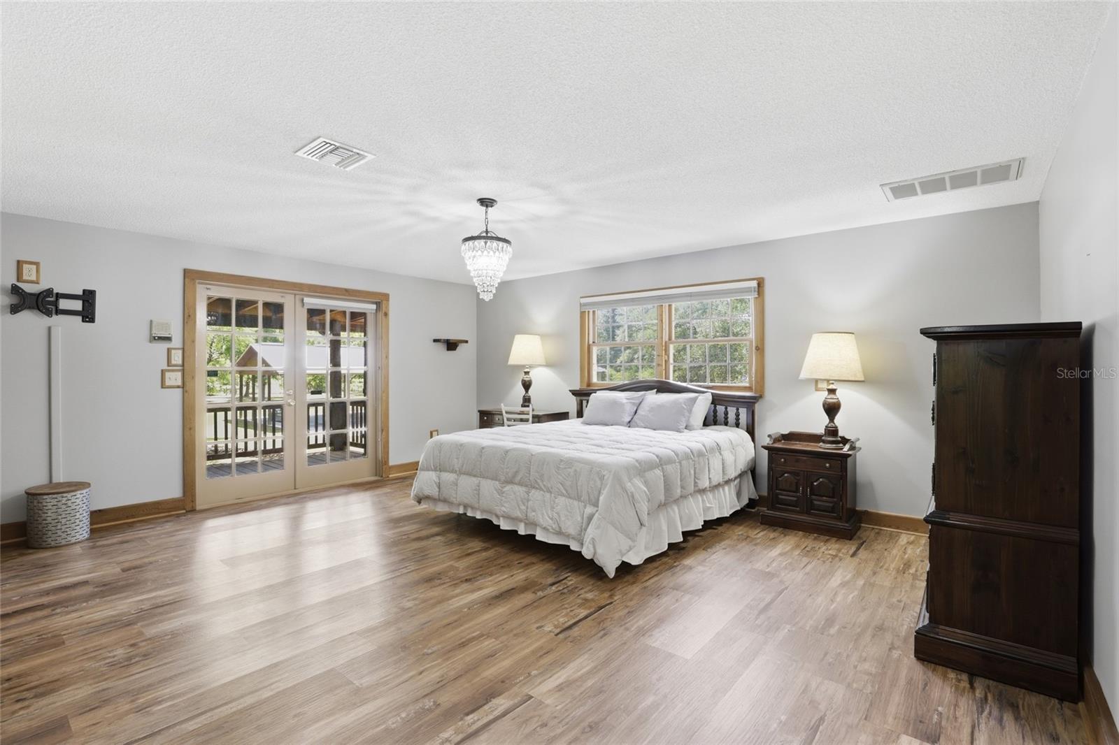 818 783, Old Town, FL 32680