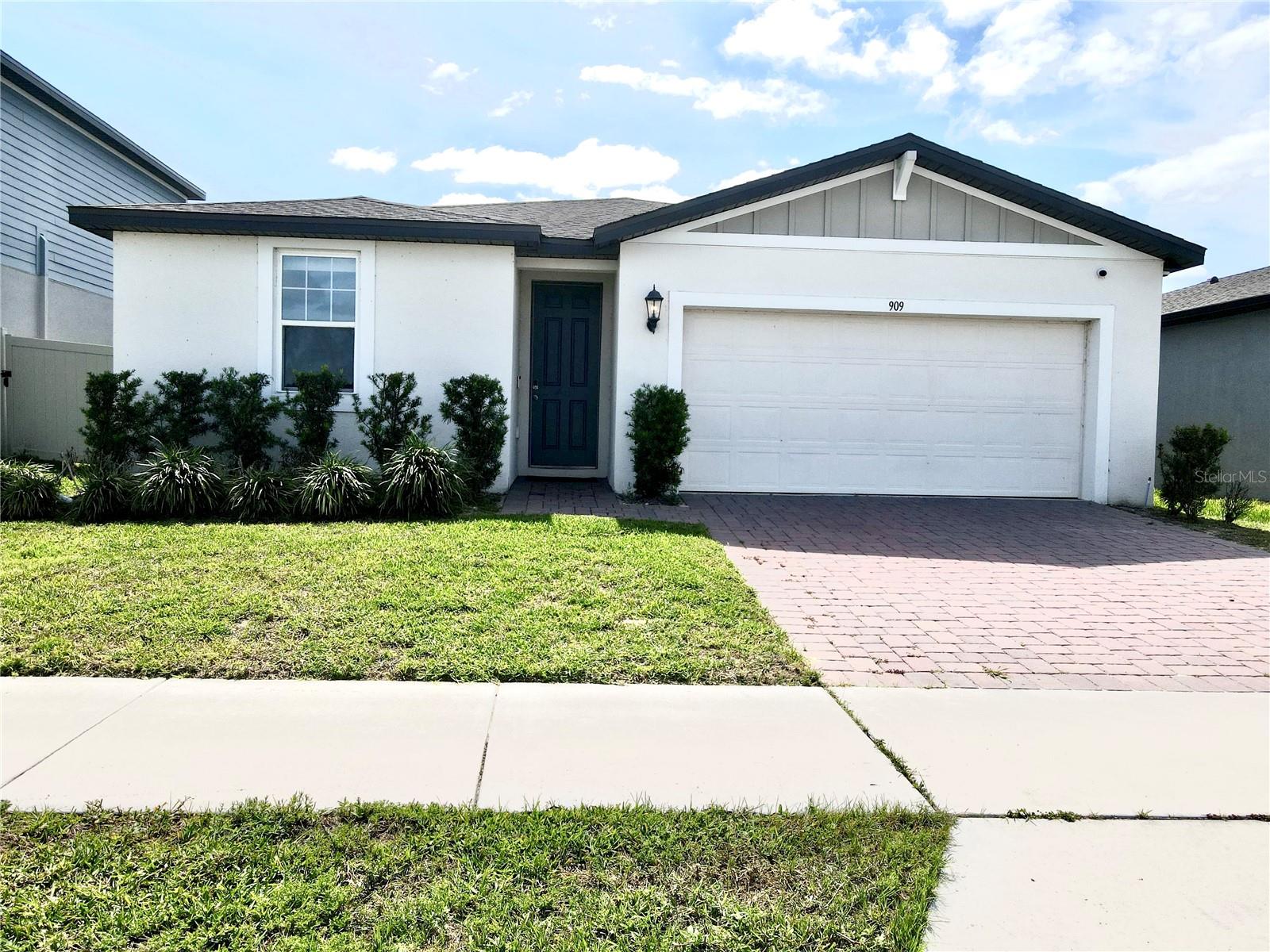 909 Cambridge, Winter Haven, FL 33881