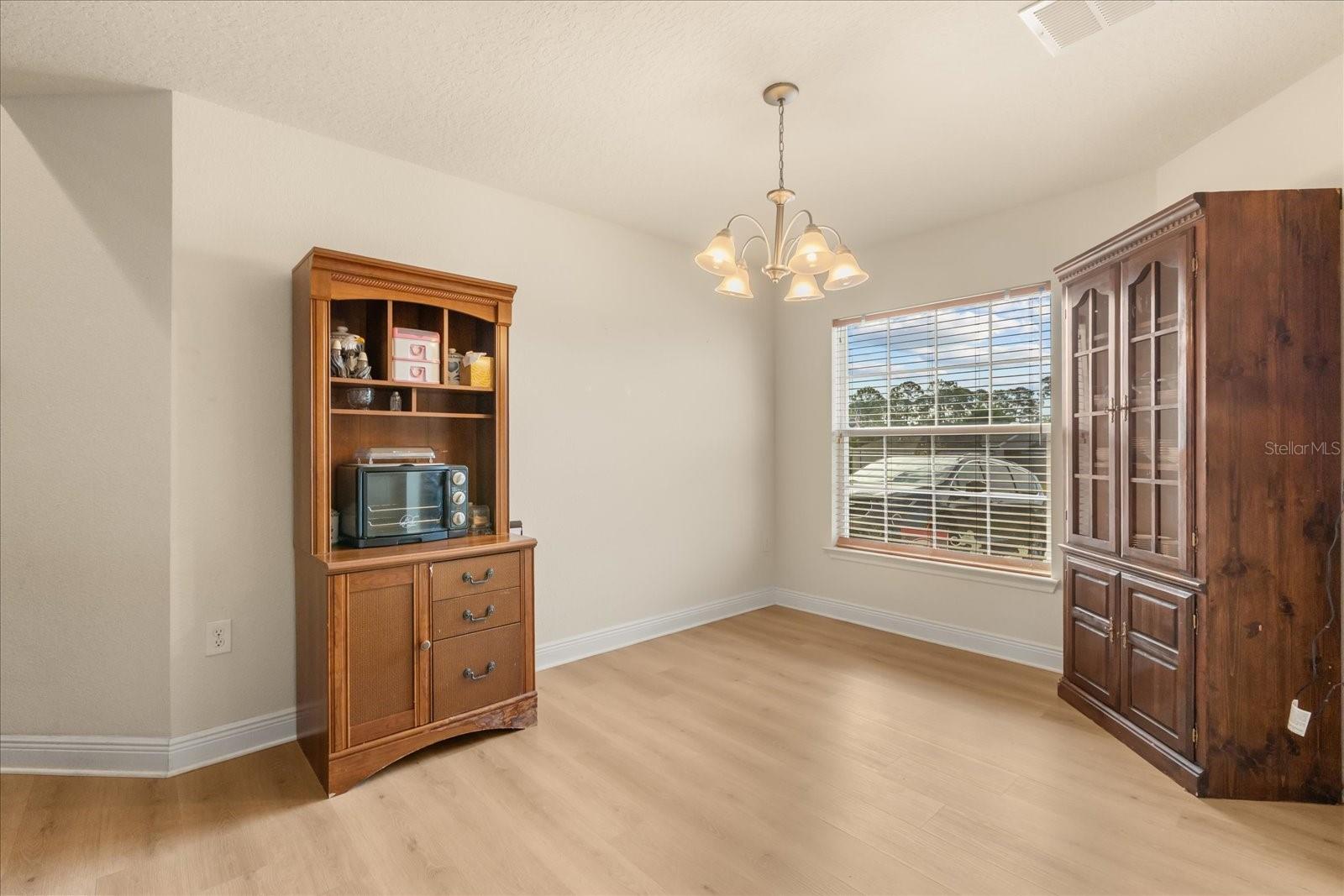 906 Edith, Fruitland Park, FL 34731