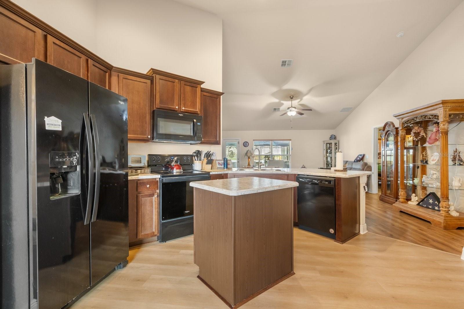 906 Edith, Fruitland Park, FL 34731