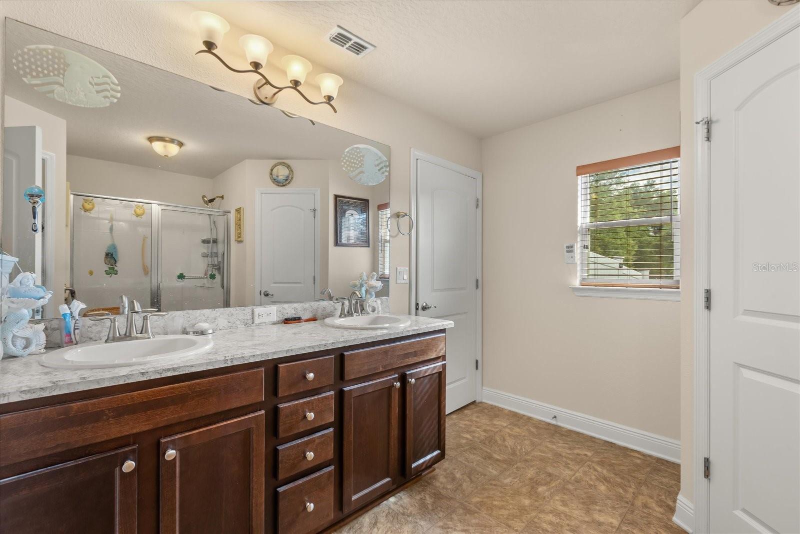 906 Edith, Fruitland Park, FL 34731