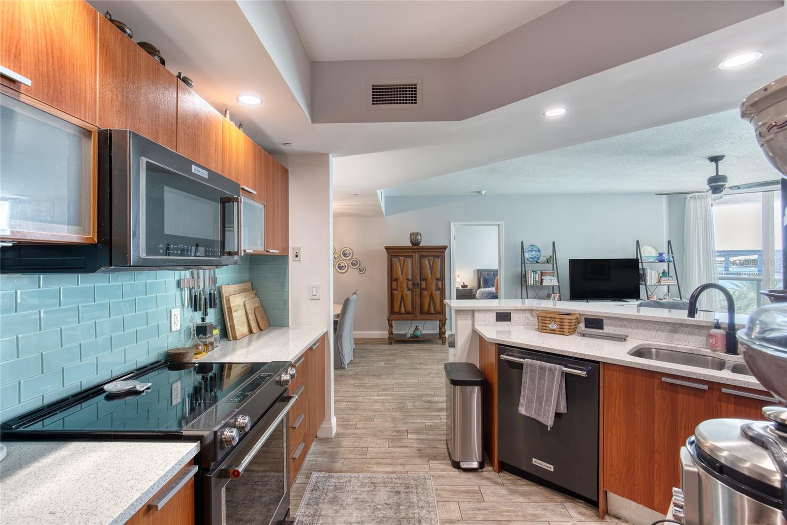 241 Riverside Unit 405, Holly Hill, FL 32117