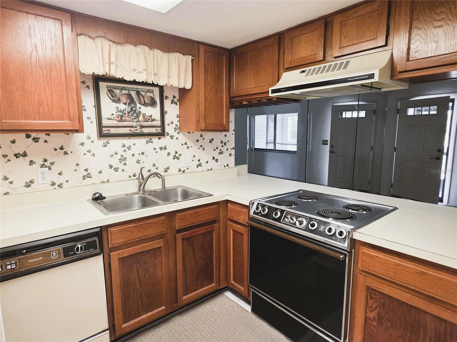 1775 Cupecoy Unit O6, Lutz, FL 33558