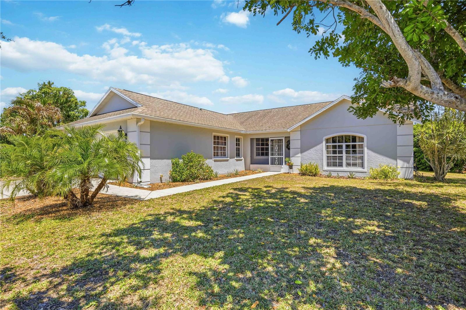 4851 Hamlets Grove, Sarasota, FL 34235