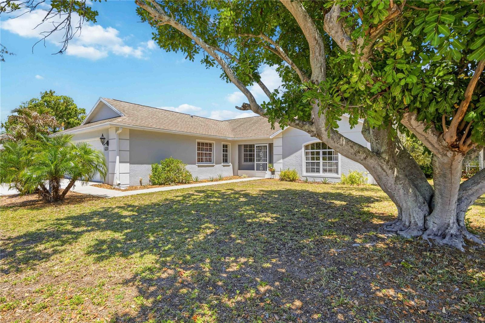 4851 Hamlets Grove, Sarasota, FL 34235