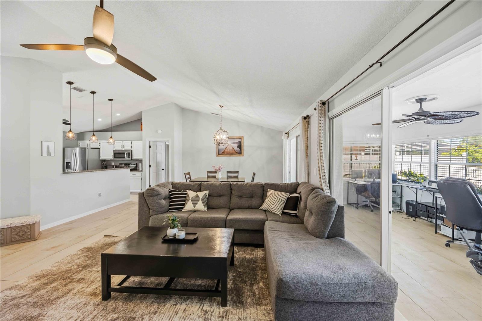 4851 Hamlets Grove, Sarasota, FL 34235