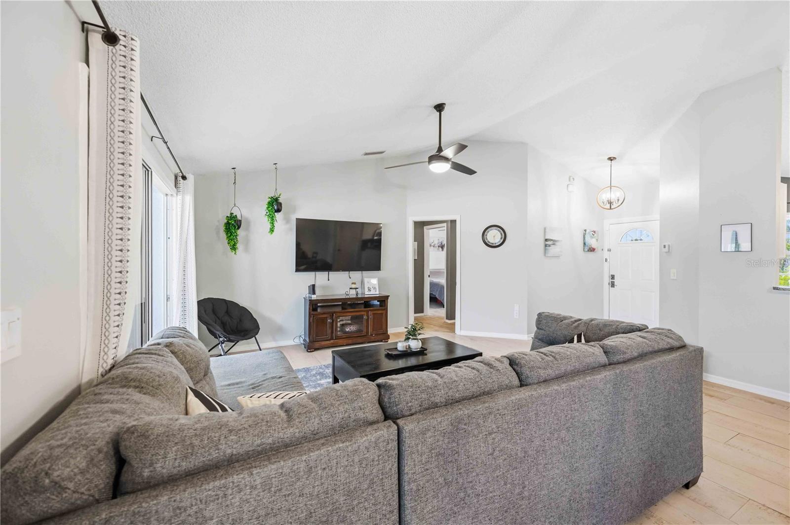4851 Hamlets Grove, Sarasota, FL 34235