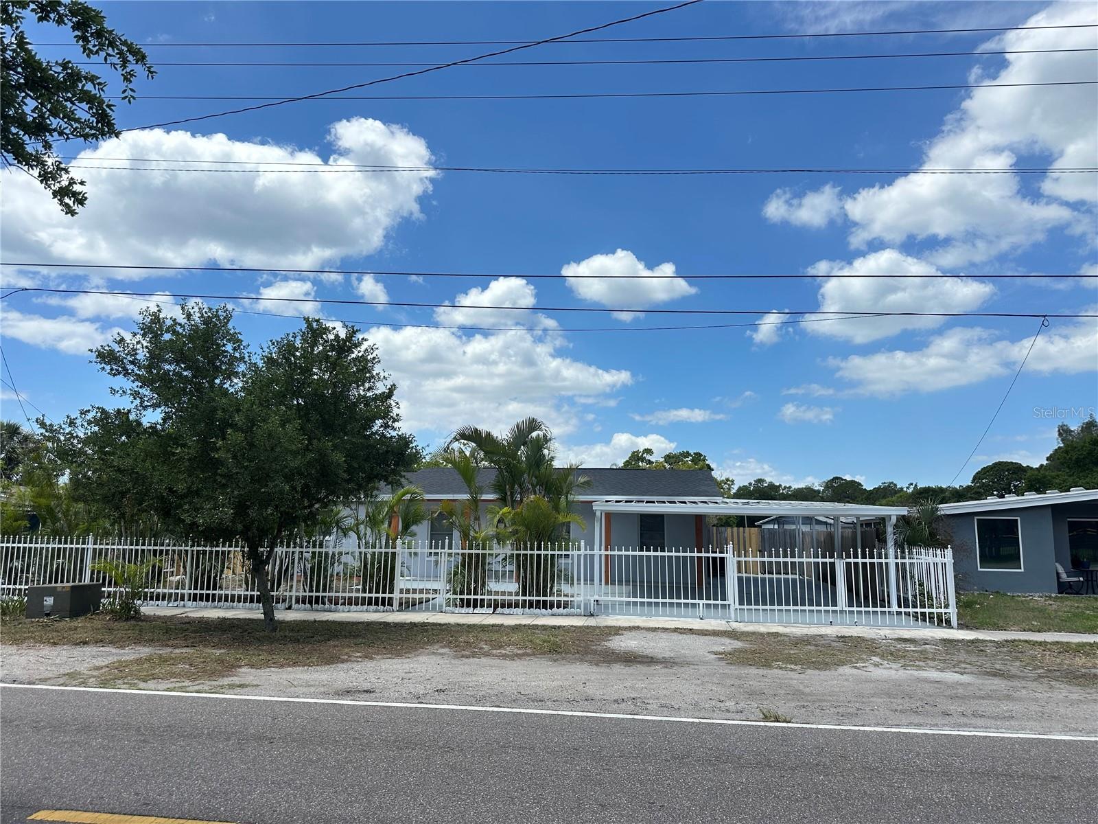 6405 Manhattan, Tampa, FL 33616