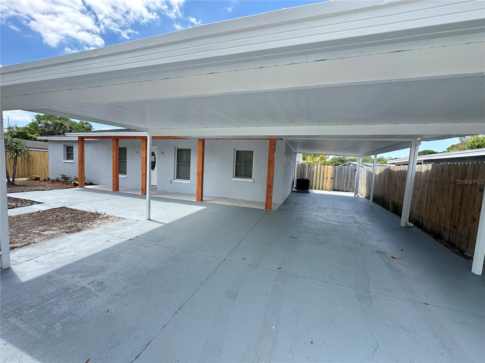 6405 Manhattan, Tampa, FL 33616