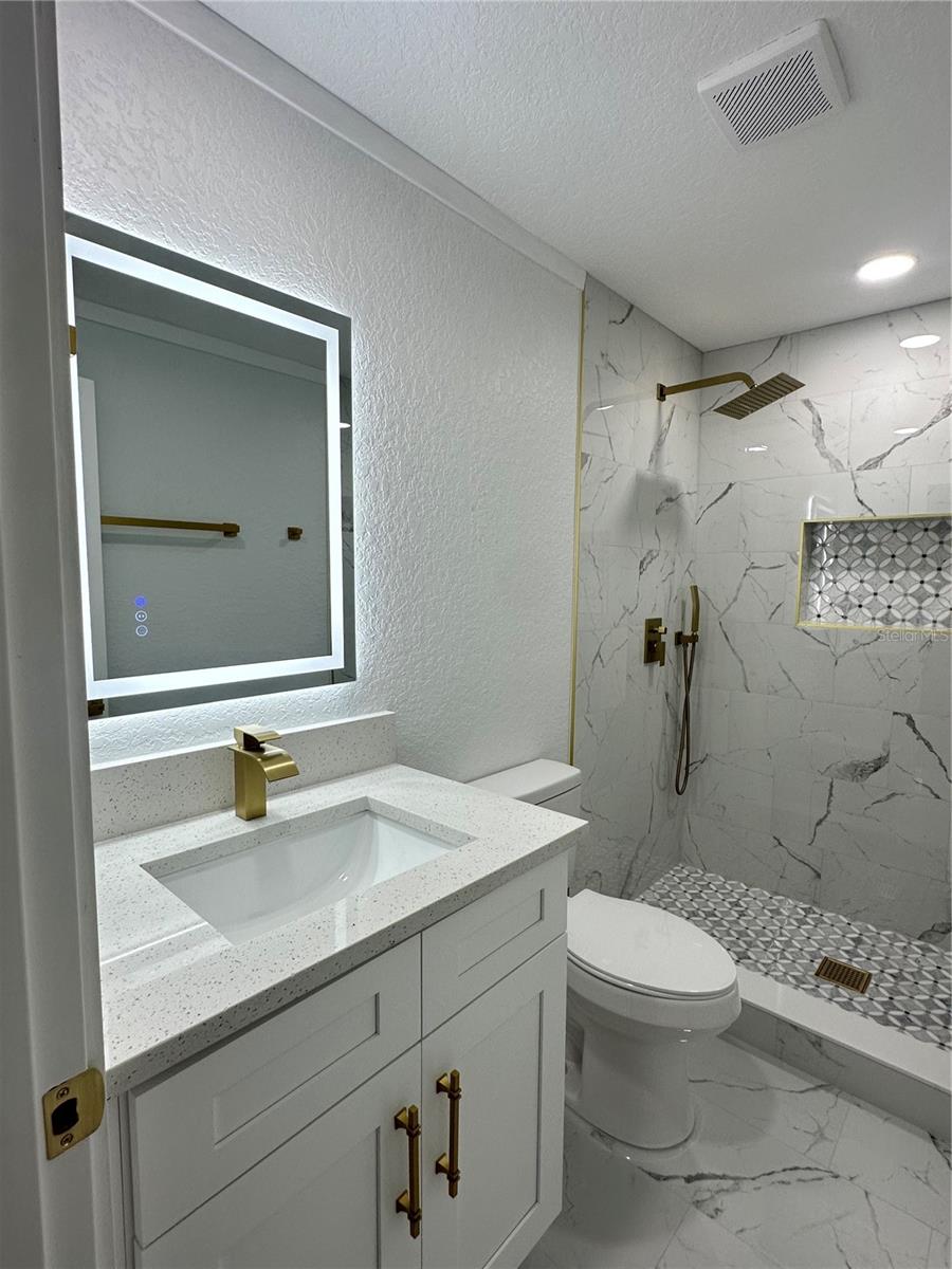 6405 Manhattan, Tampa, FL 33616