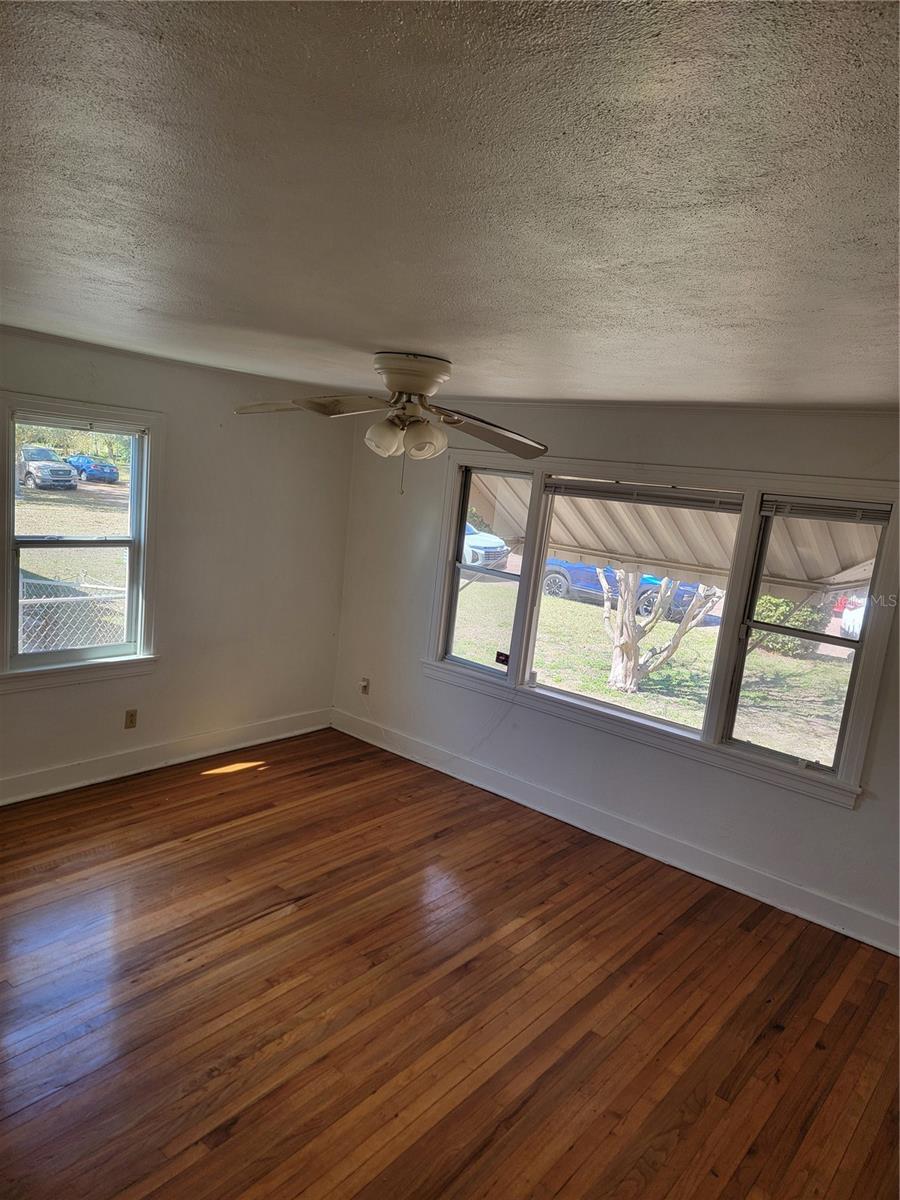 3720 4th, St Petersburg, FL 33713