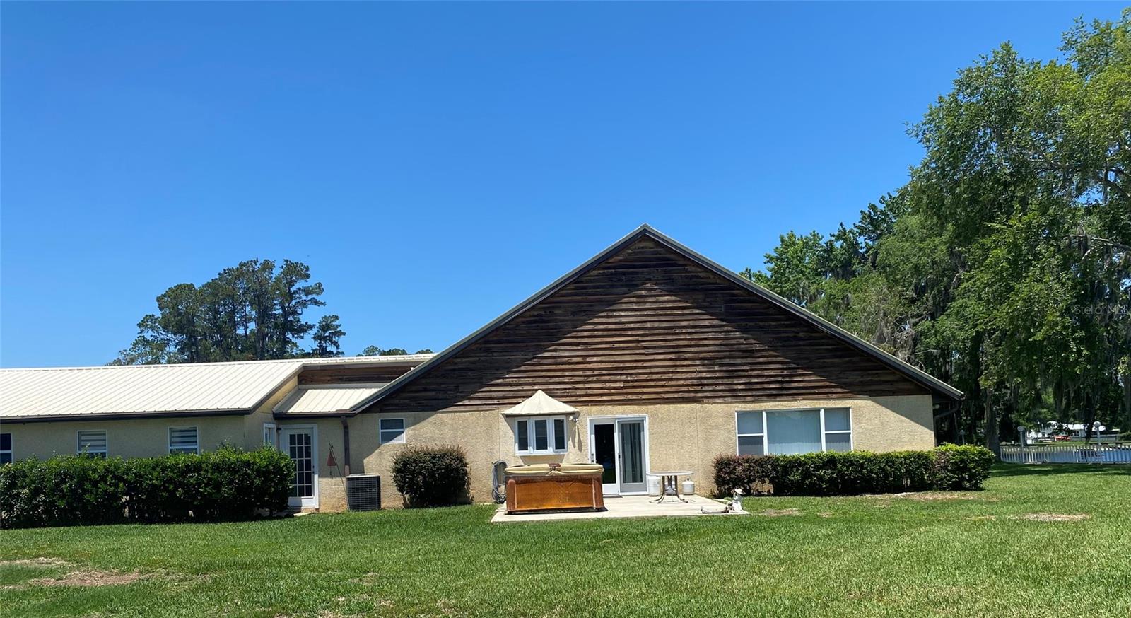 229 Lake Ida Point, Interlachen, FL 32148