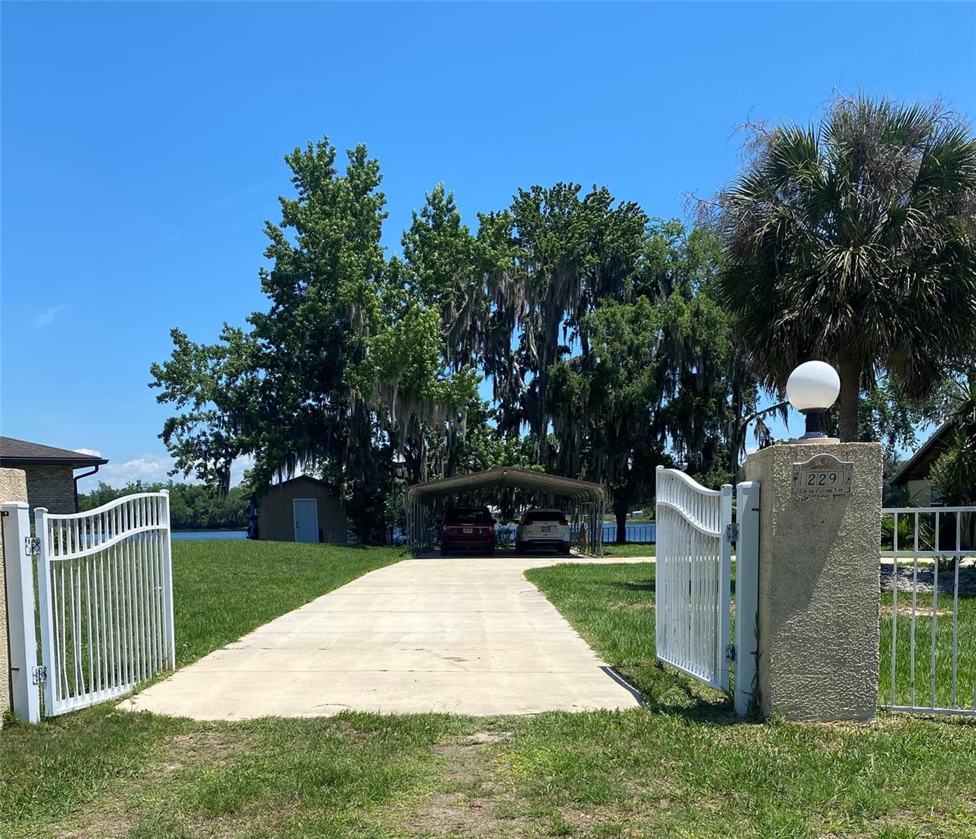 229 Lake Ida Point, Interlachen, FL 32148