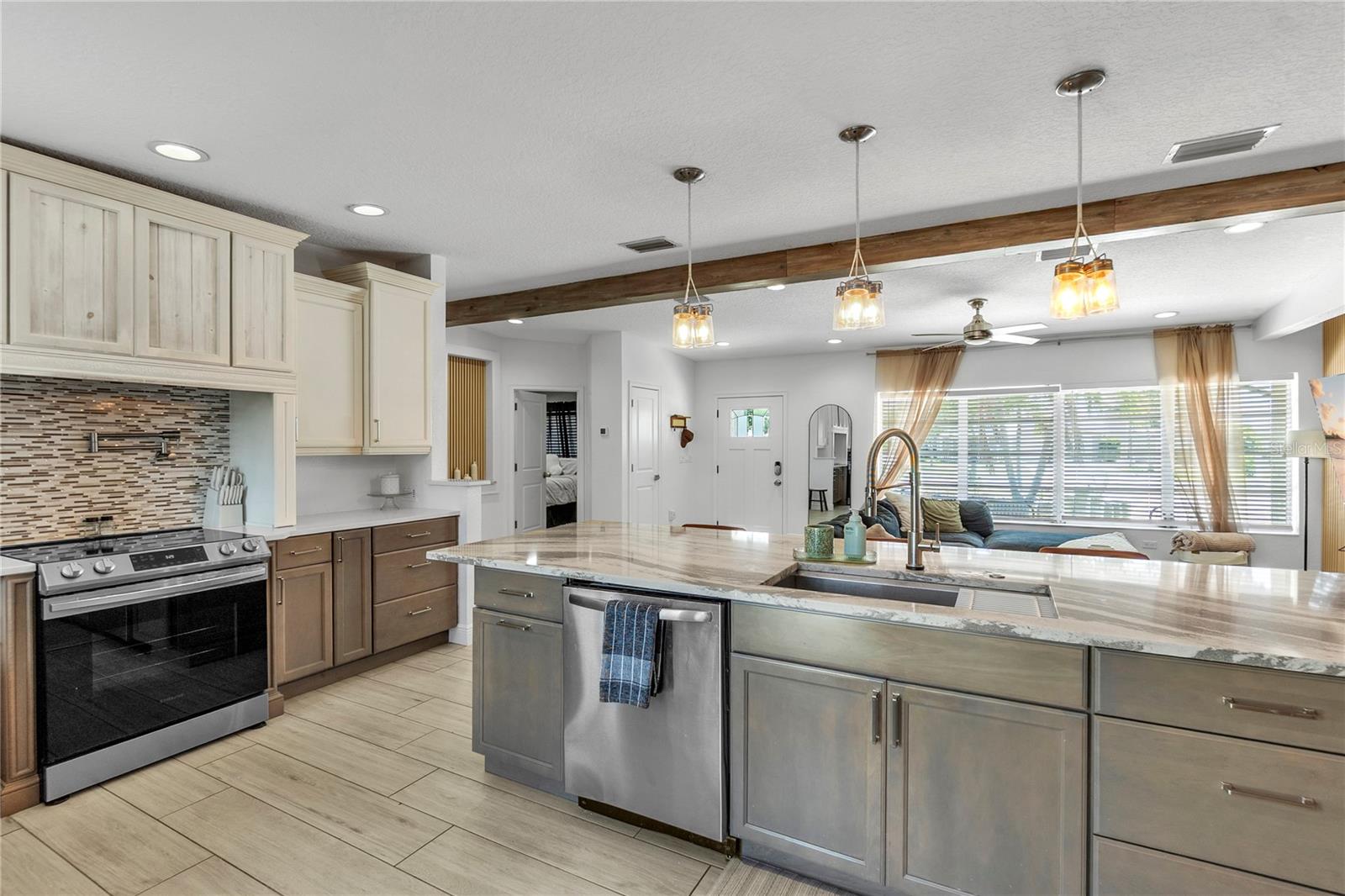 4612 7th Street, Ellenton, FL 34222