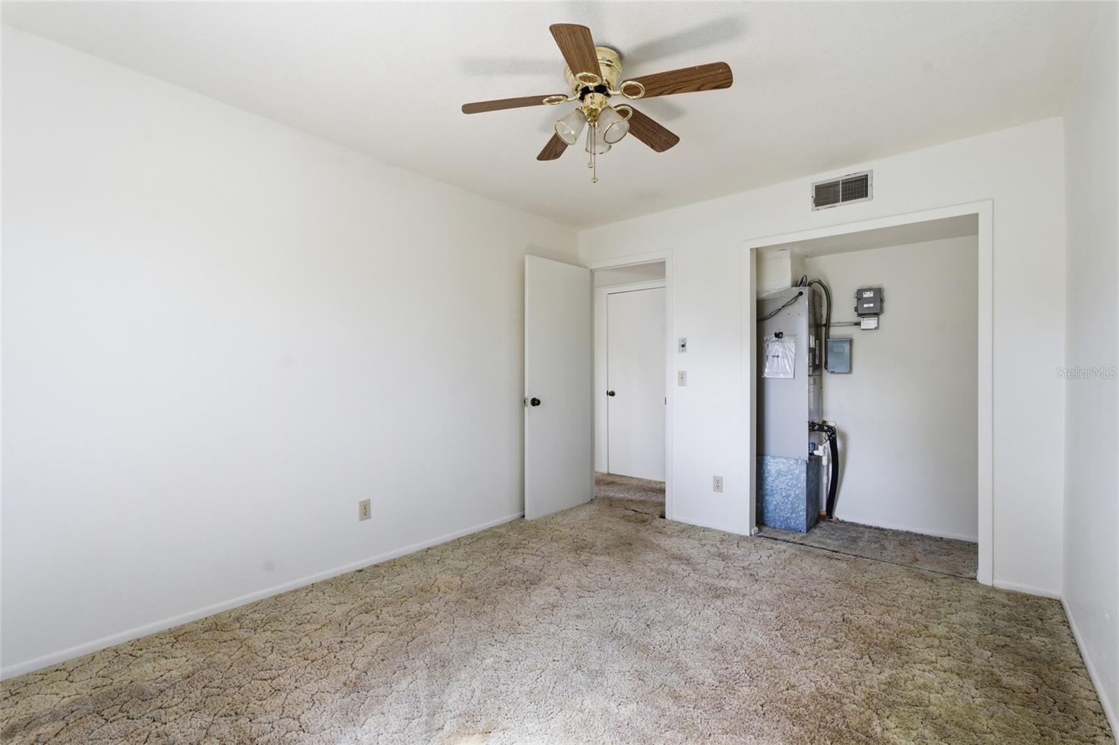 8221 Riverside Dr NE, St Petersburg, FL 33702