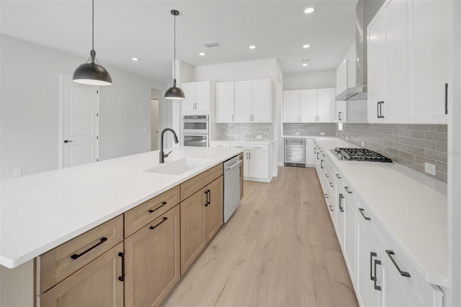 6823 Heron Meadow, Sarasota, FL 34241