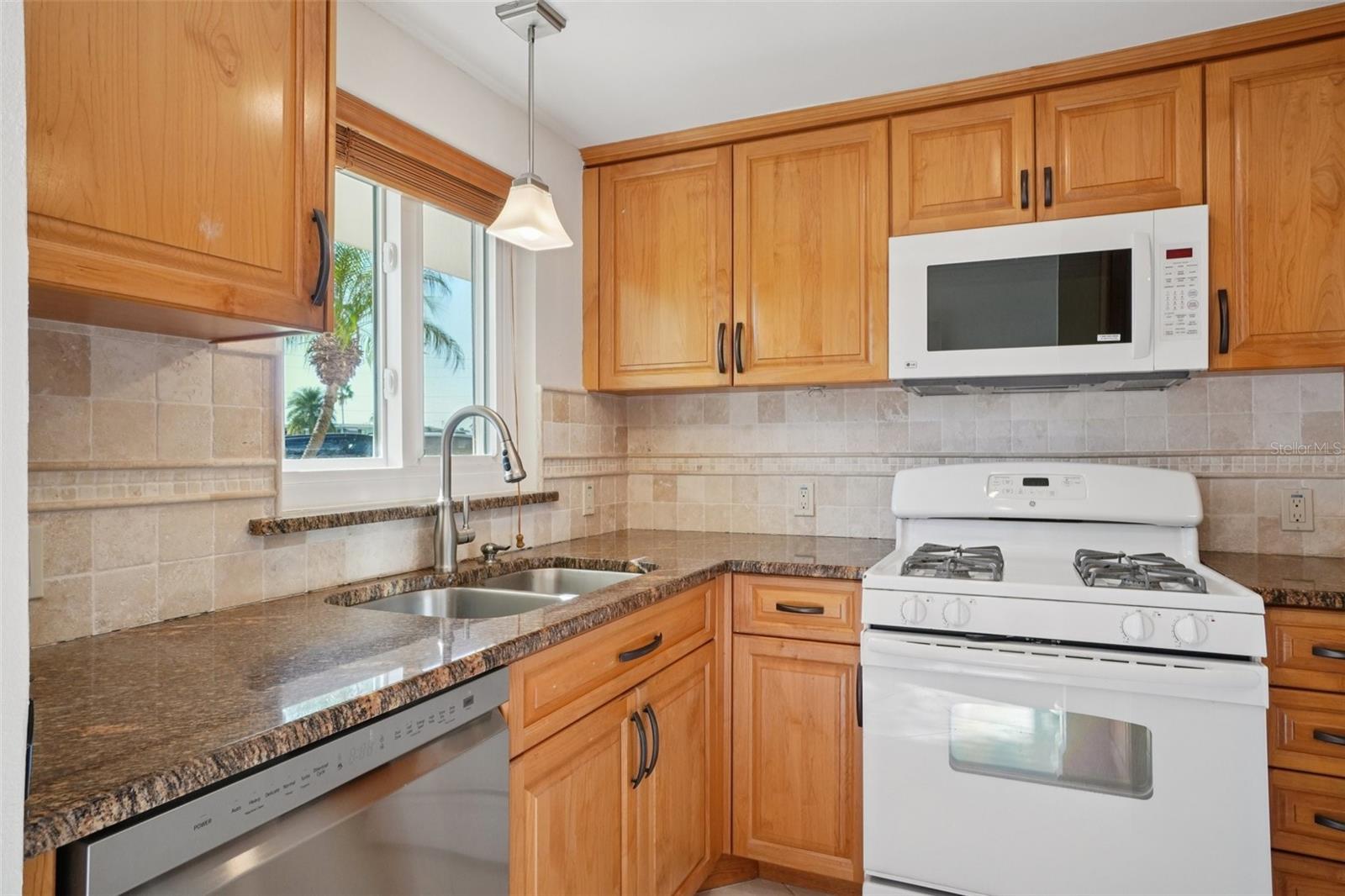 1847 Shore Unit 117, South Pasadena, FL 33707