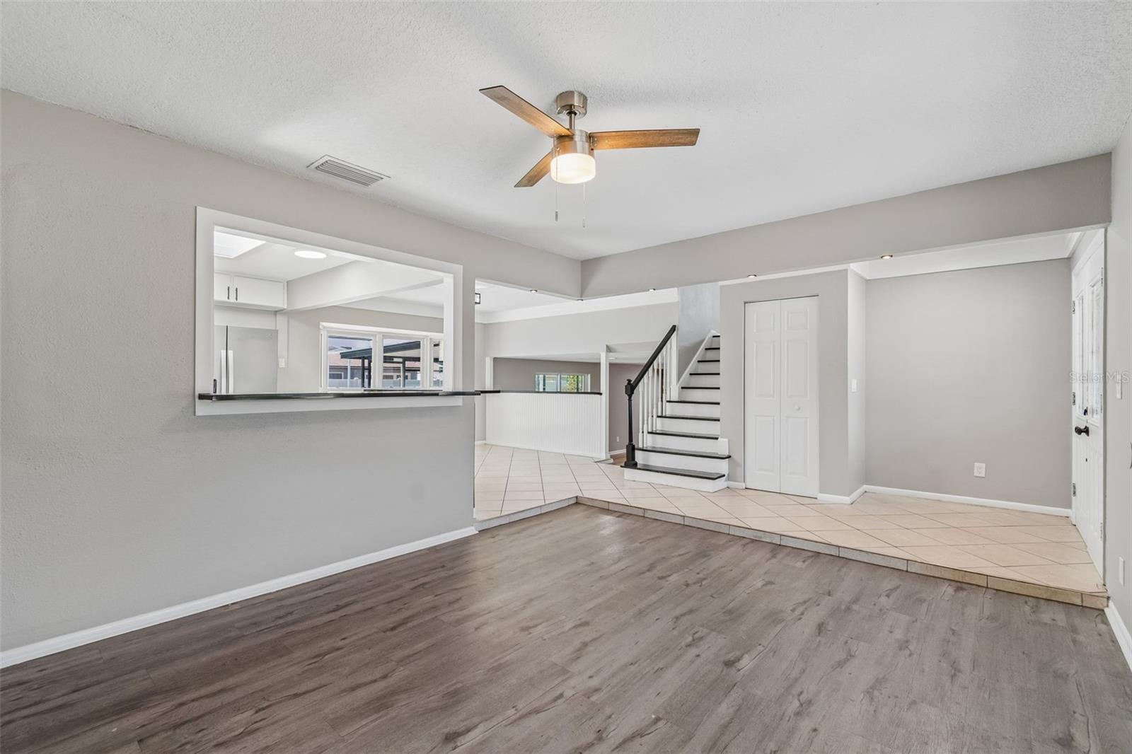 7111 Gateway, Tampa, FL 33615