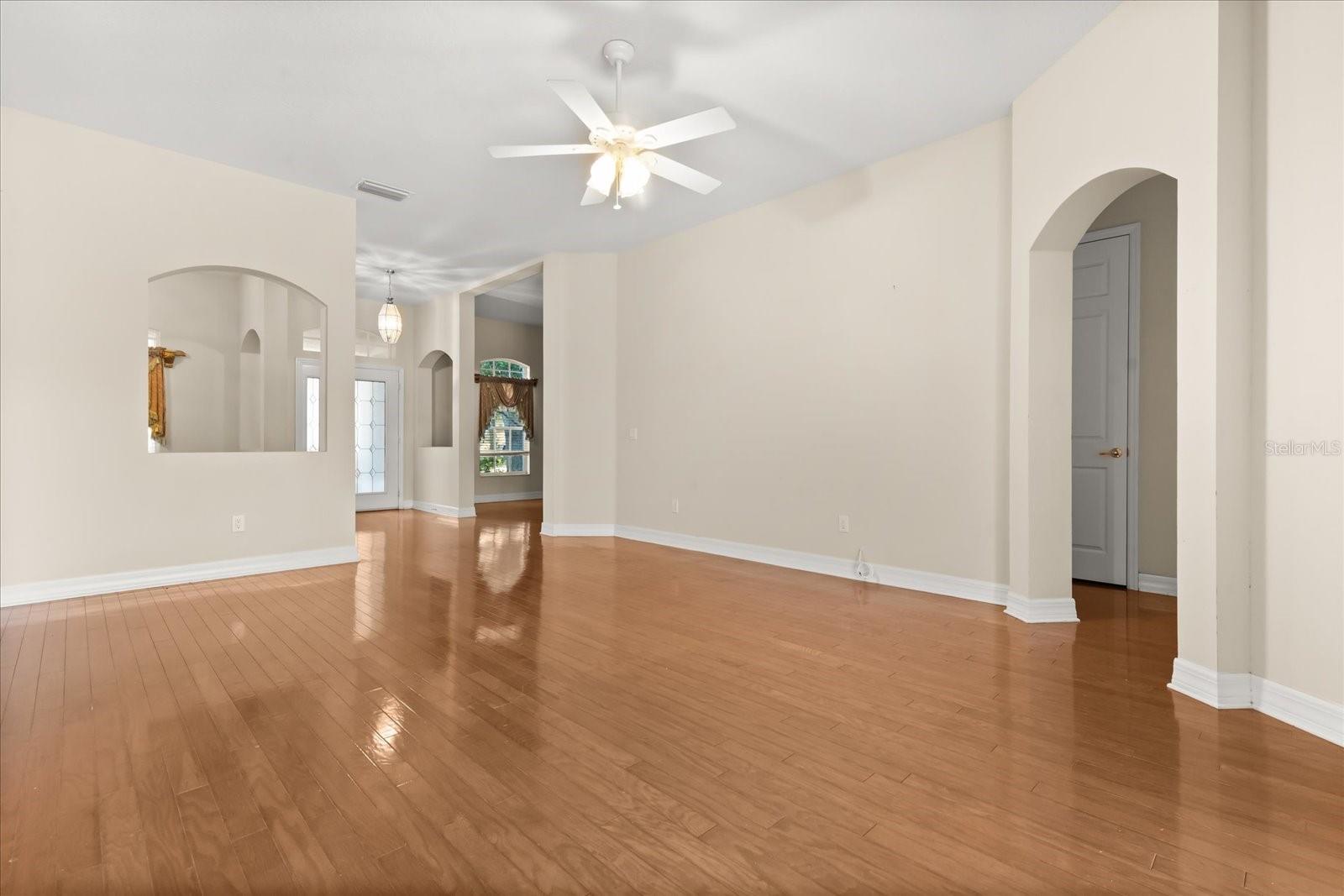 19027 Dove Creek, Tampa, FL 33647