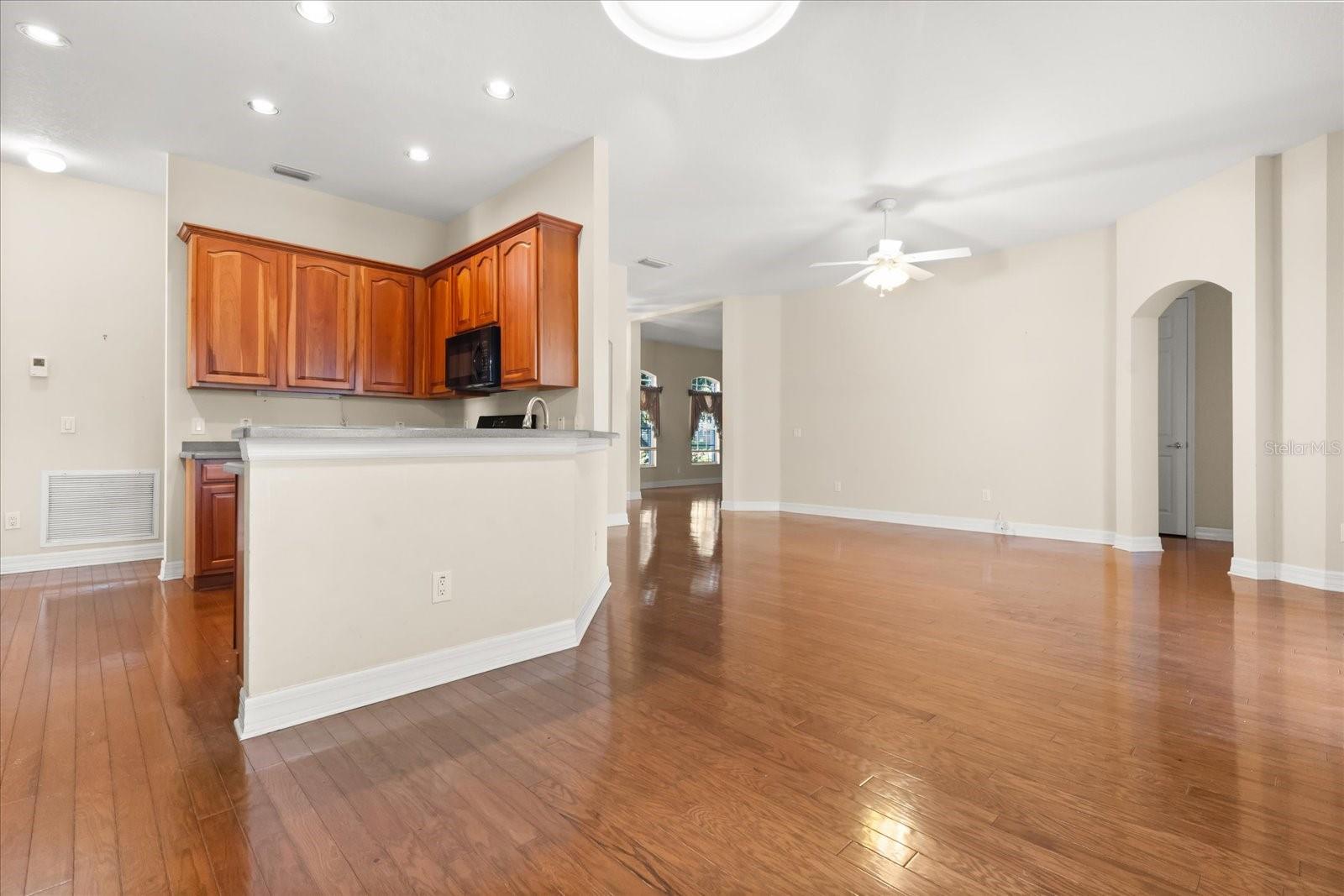 19027 Dove Creek, Tampa, FL 33647