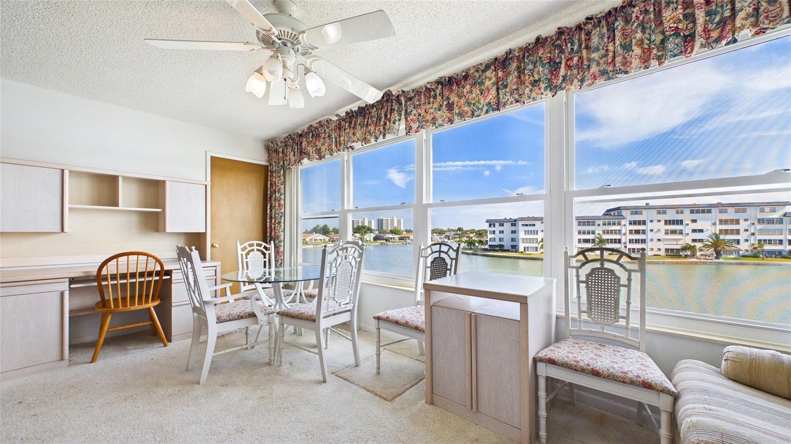 6025 Shore Unit 303, Gulfport, FL 33707