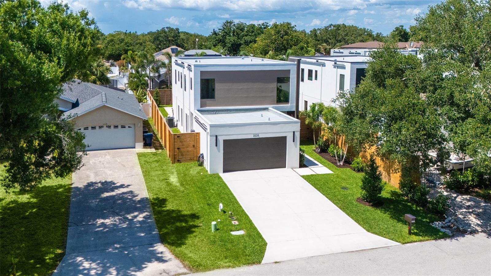 2225 Florinda, Sarasota, FL 34231