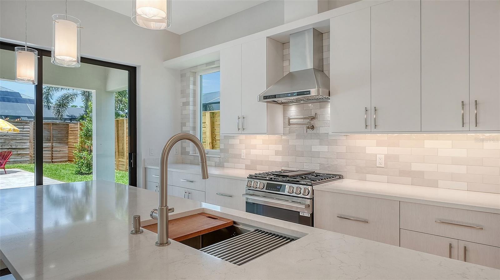 2225 Florinda, Sarasota, FL 34231