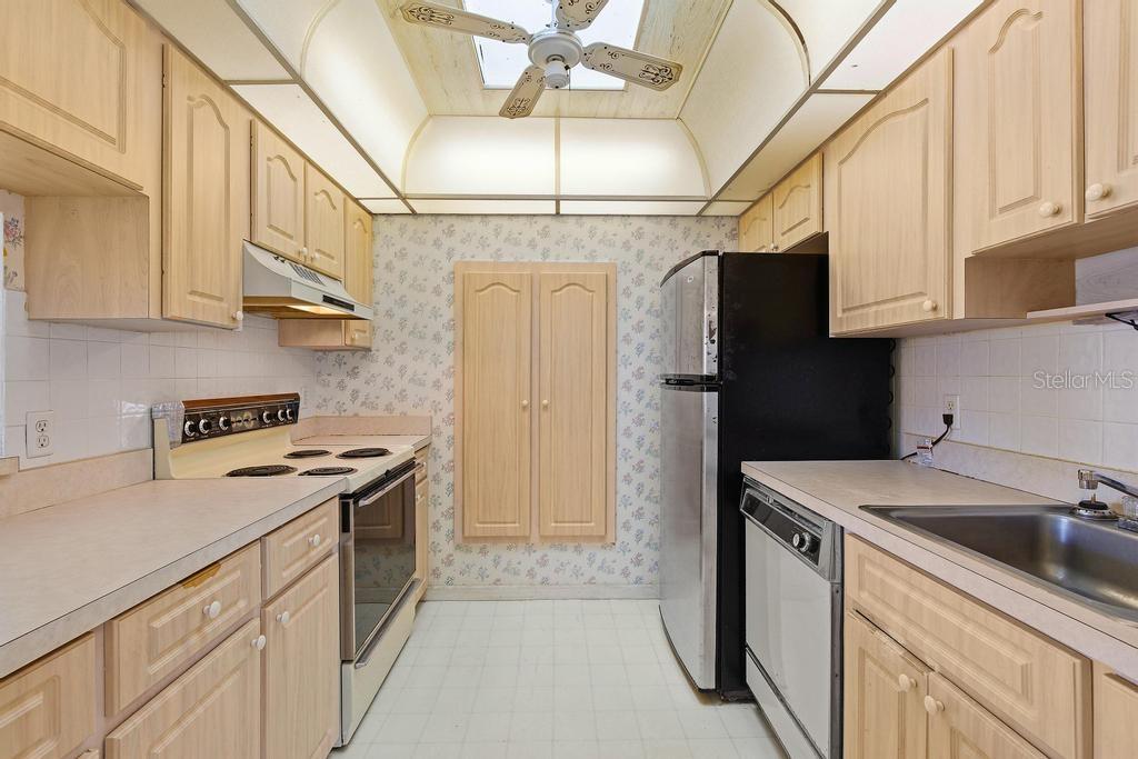 33 Sandra, New Smyrna Beach, FL 32168
