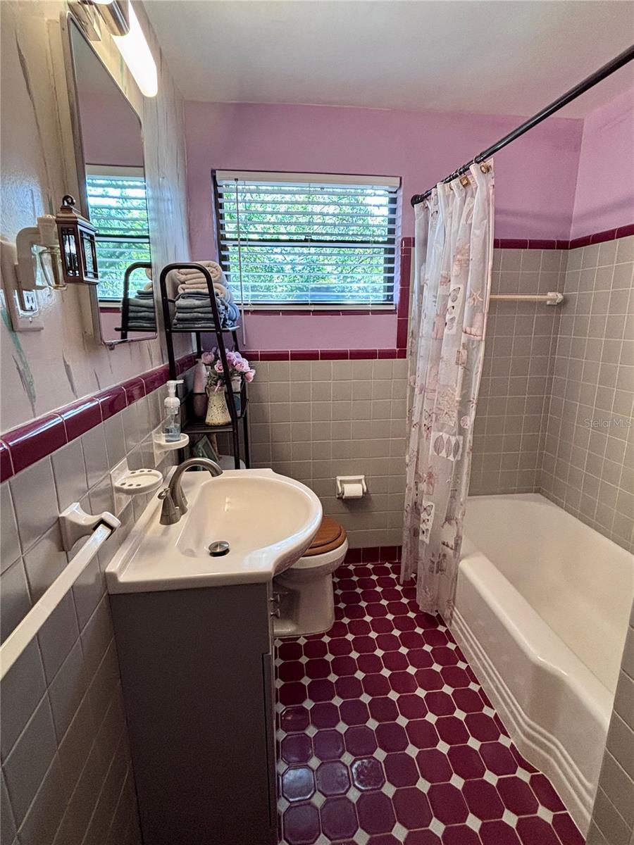 3137 6th, Gainesville, FL 32609