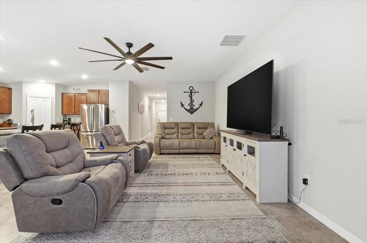 936 Zone Tailed Hawk, Ruskin, FL 33570
