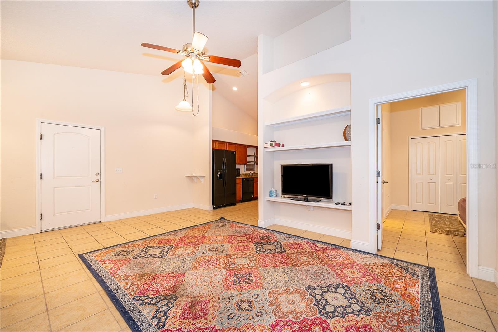 1075 David Walker Unit C-1, Tavares, FL 32778