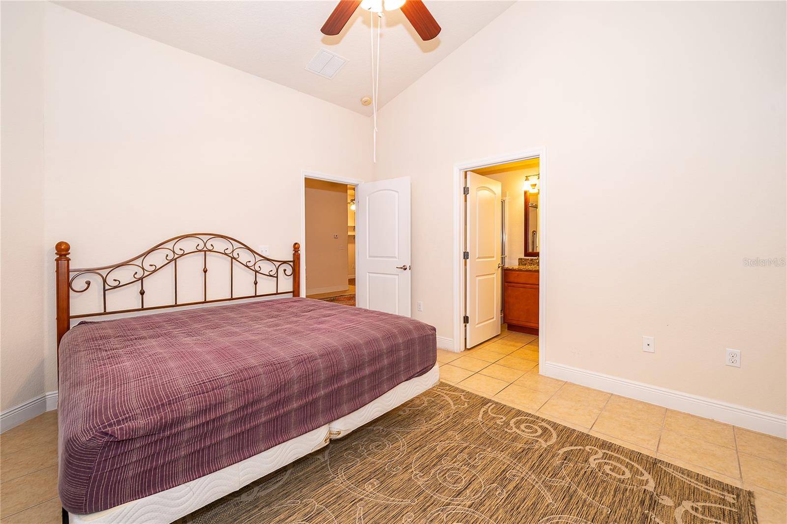 1075 David Walker Unit C-1, Tavares, FL 32778