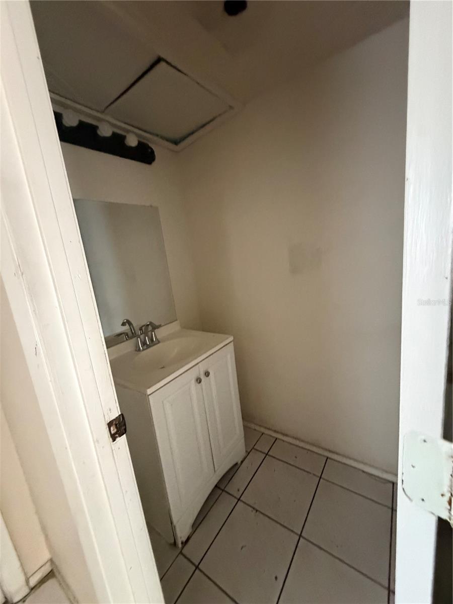 5861 Curry Ford Unit 12, Orlando, FL 32822