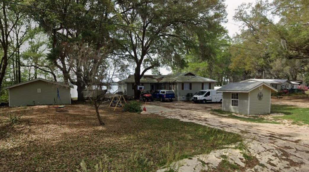 101 Walker, Interlachen, FL 32148