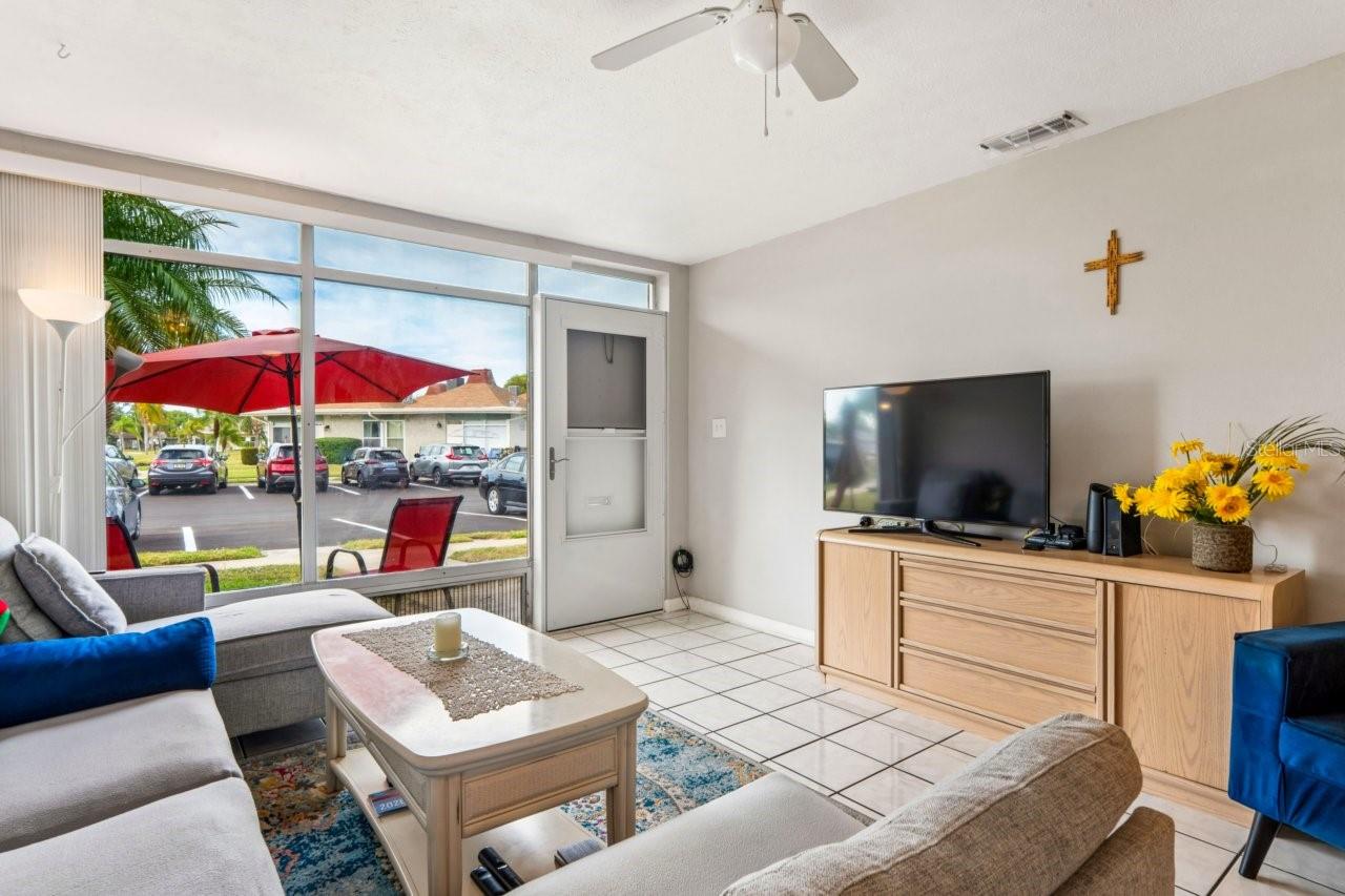 4363 Tahitian Gardens Unit B, Holiday, FL 34691