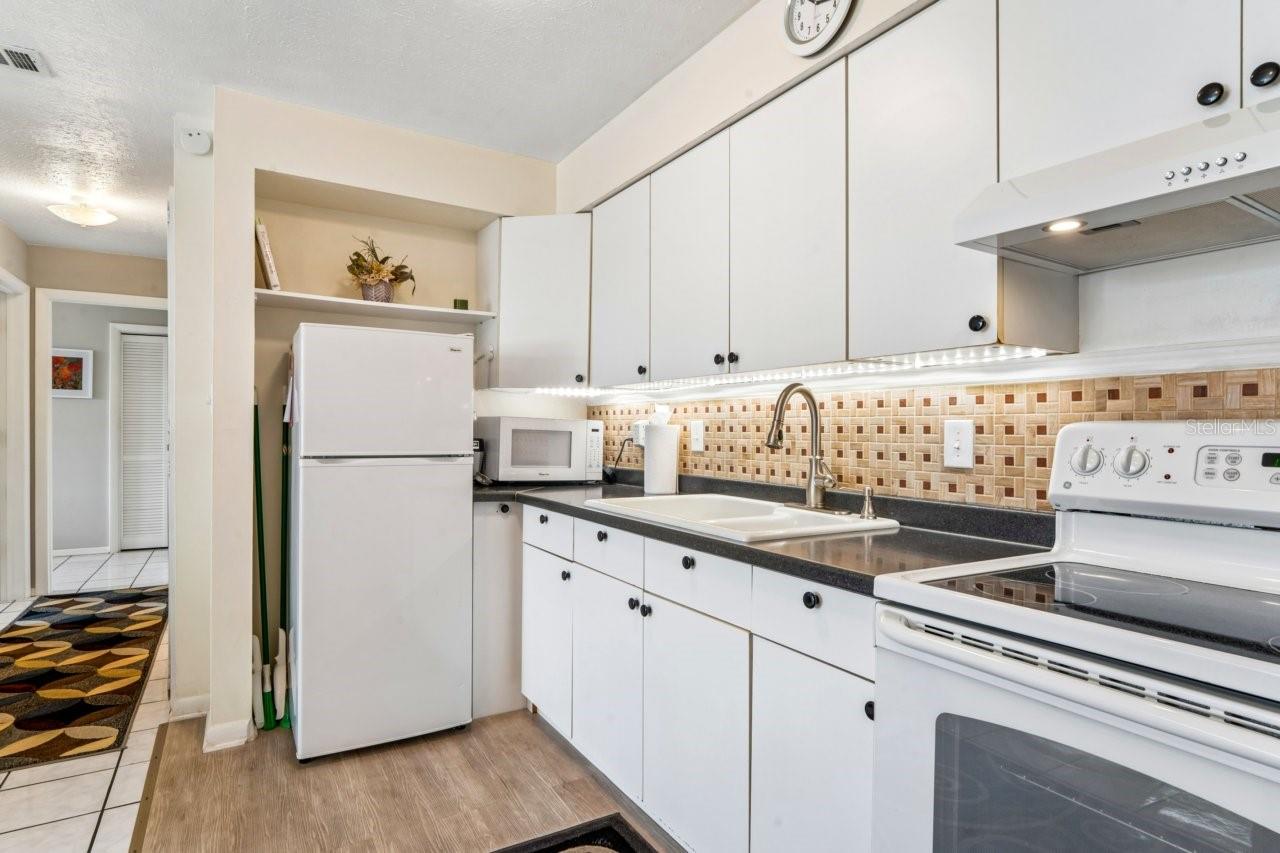 4363 Tahitian Gardens Unit B, Holiday, FL 34691