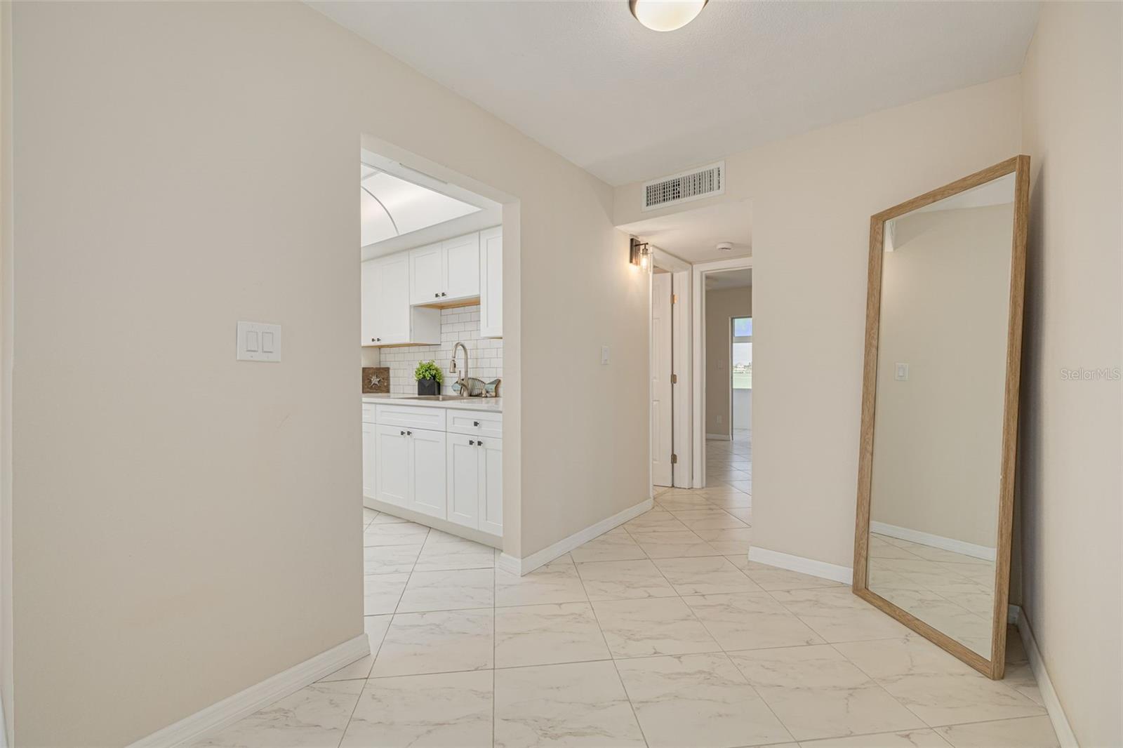 250 126th Unit 104, Treasure Island, FL 33706