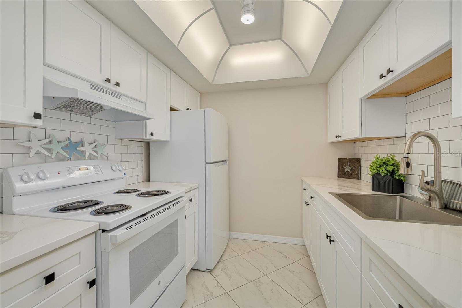 250 126th Unit 104, Treasure Island, FL 33706
