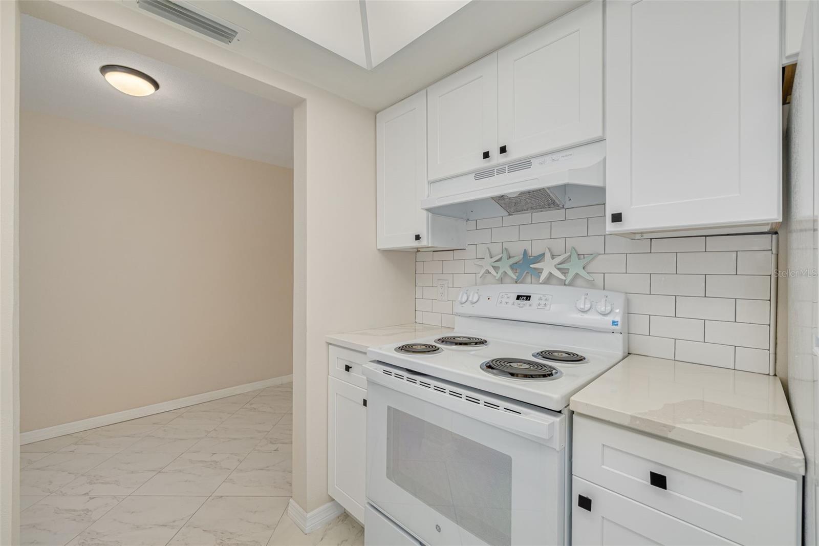 250 126th Unit 104, Treasure Island, FL 33706