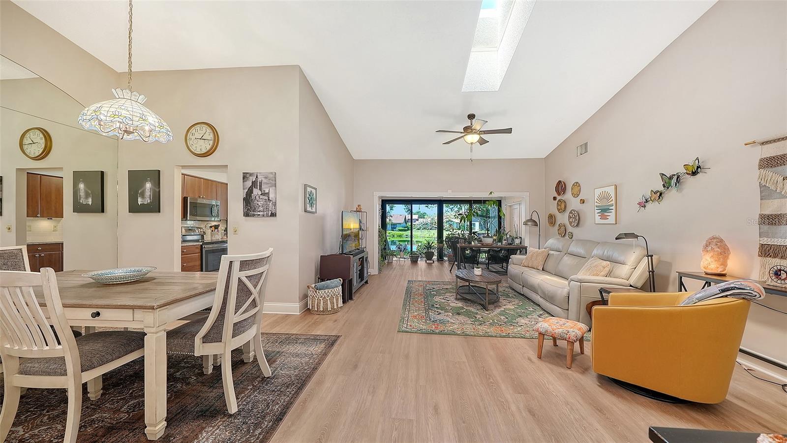 6048 Wilshire Unit 2, Sarasota, FL 34238