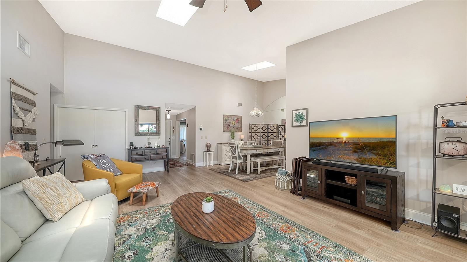 6048 Wilshire Unit 2, Sarasota, FL 34238