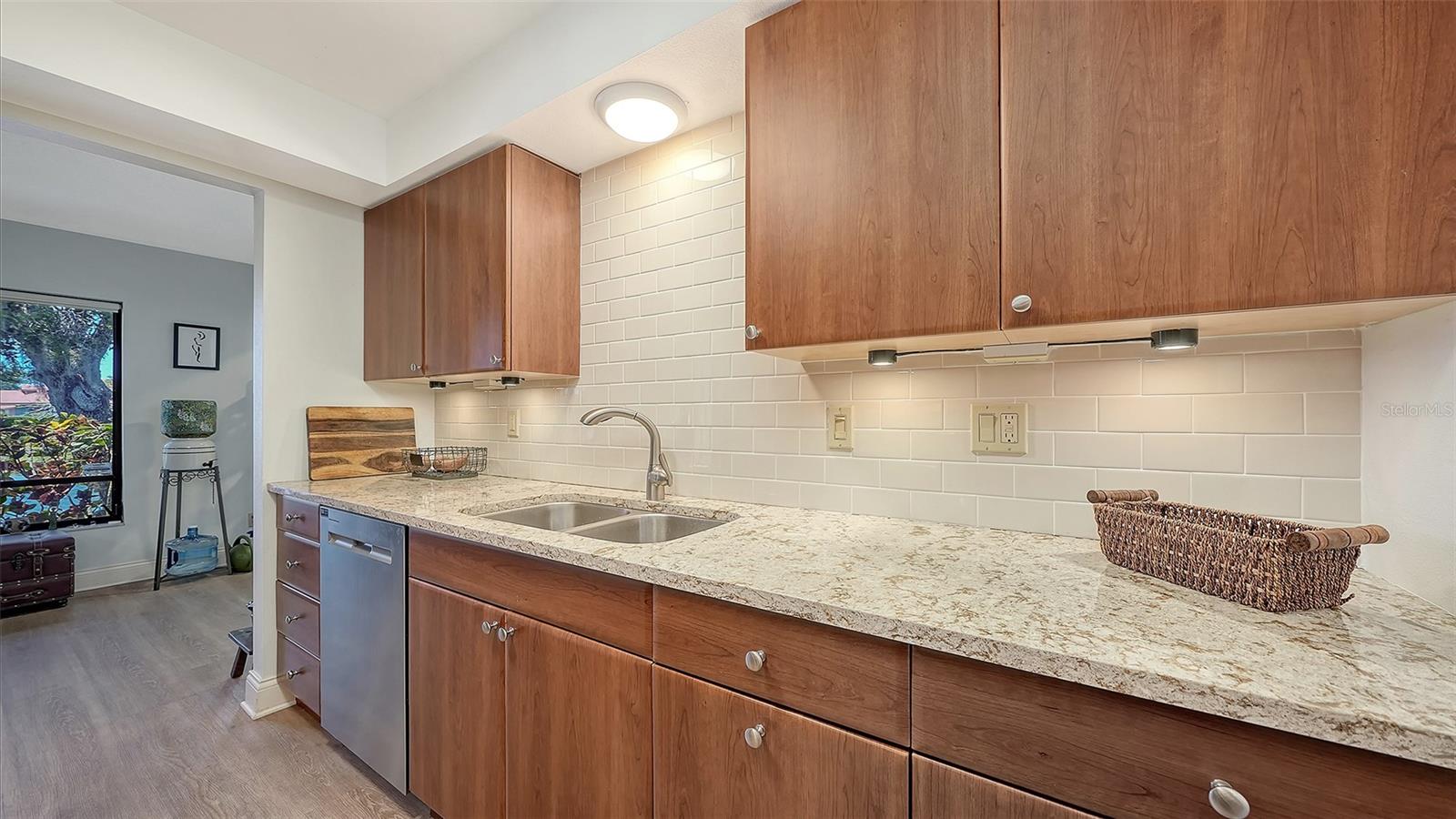 6048 Wilshire Unit 2, Sarasota, FL 34238