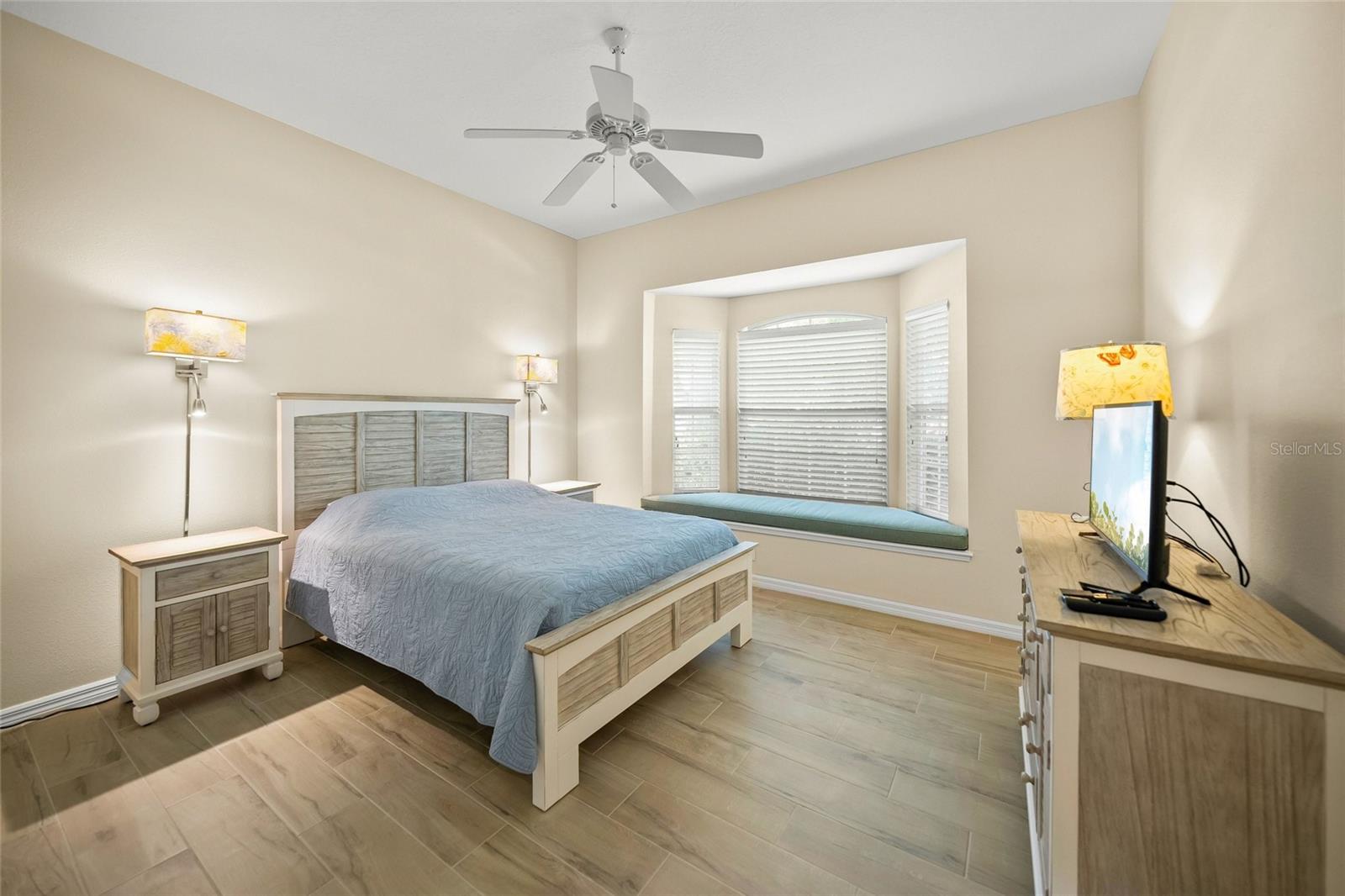 6923 Lennox, University Park, FL 34201