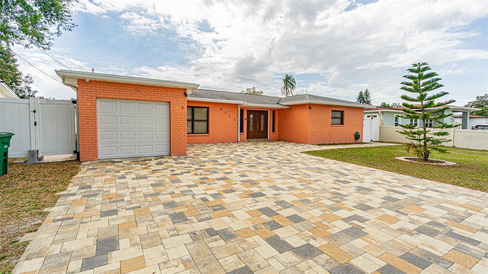 3112 Henry, Tampa, FL 33614