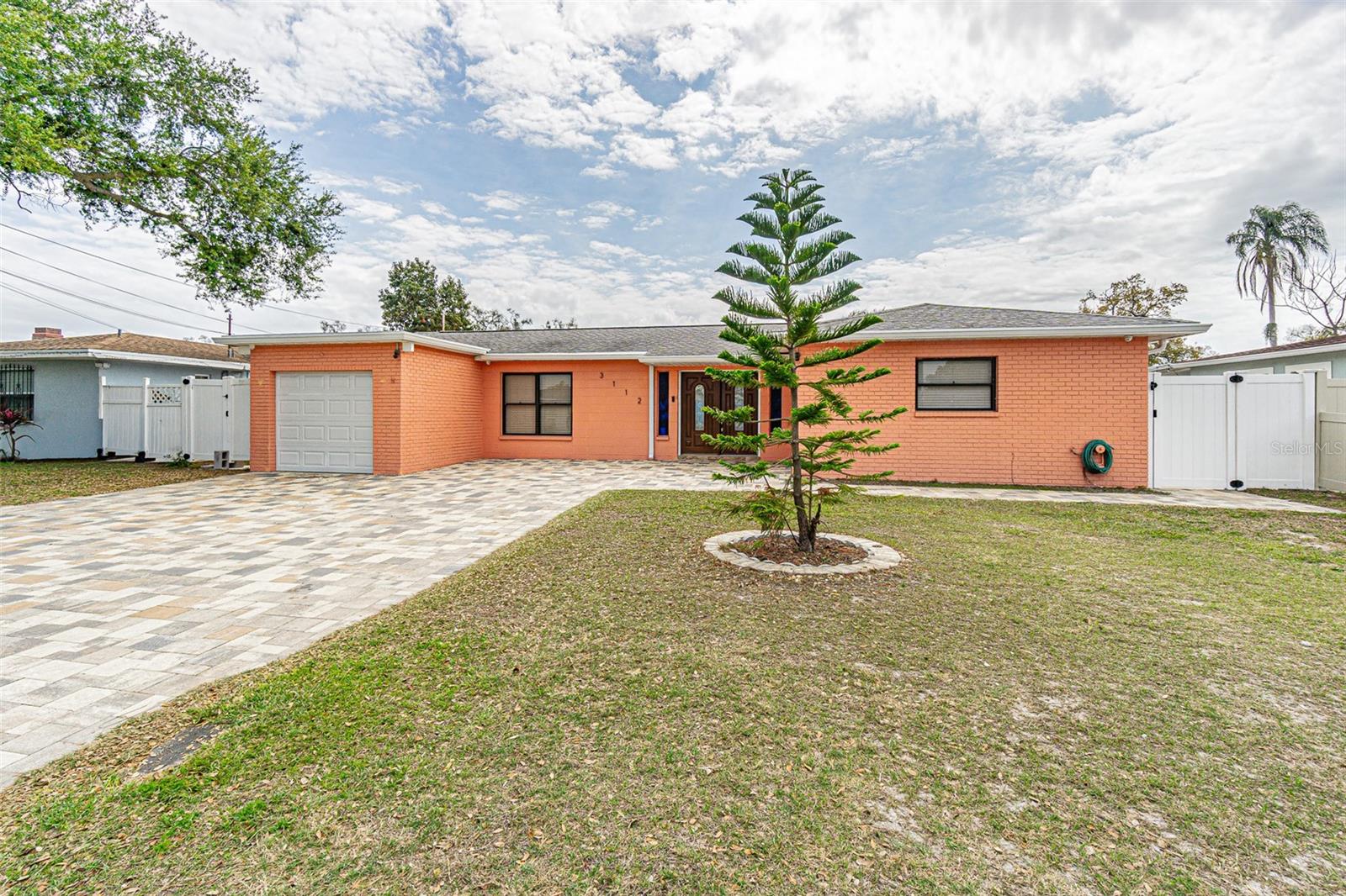 3112 Henry, Tampa, FL 33614