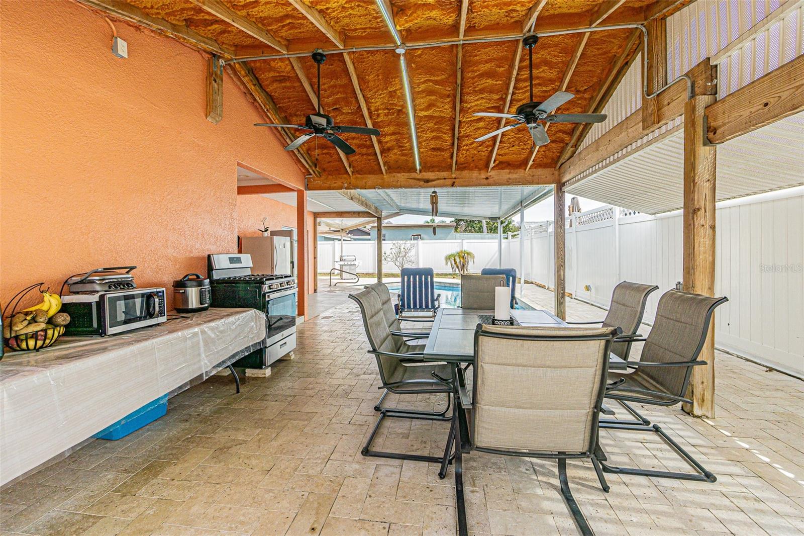 3112 Henry, Tampa, FL 33614
