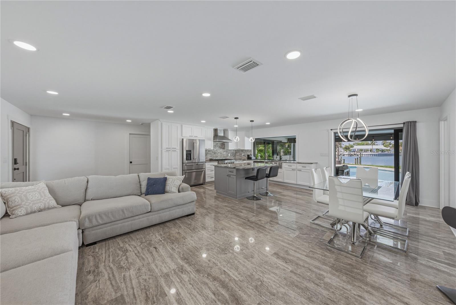 4201 37th, St Petersburg, FL 33711