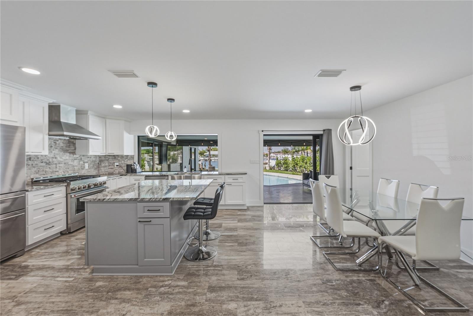 4201 37th, St Petersburg, FL 33711