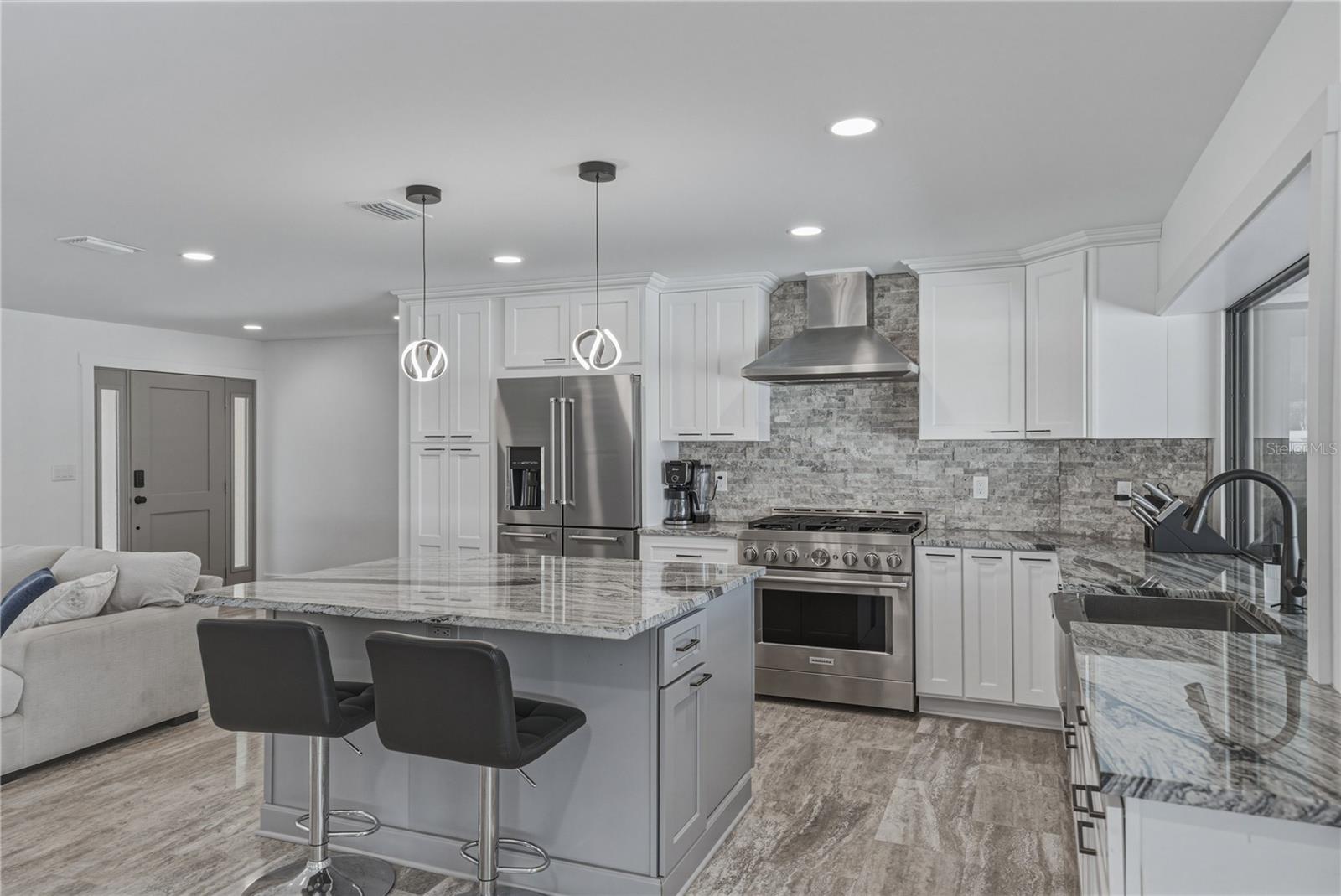 4201 37th, St Petersburg, FL 33711